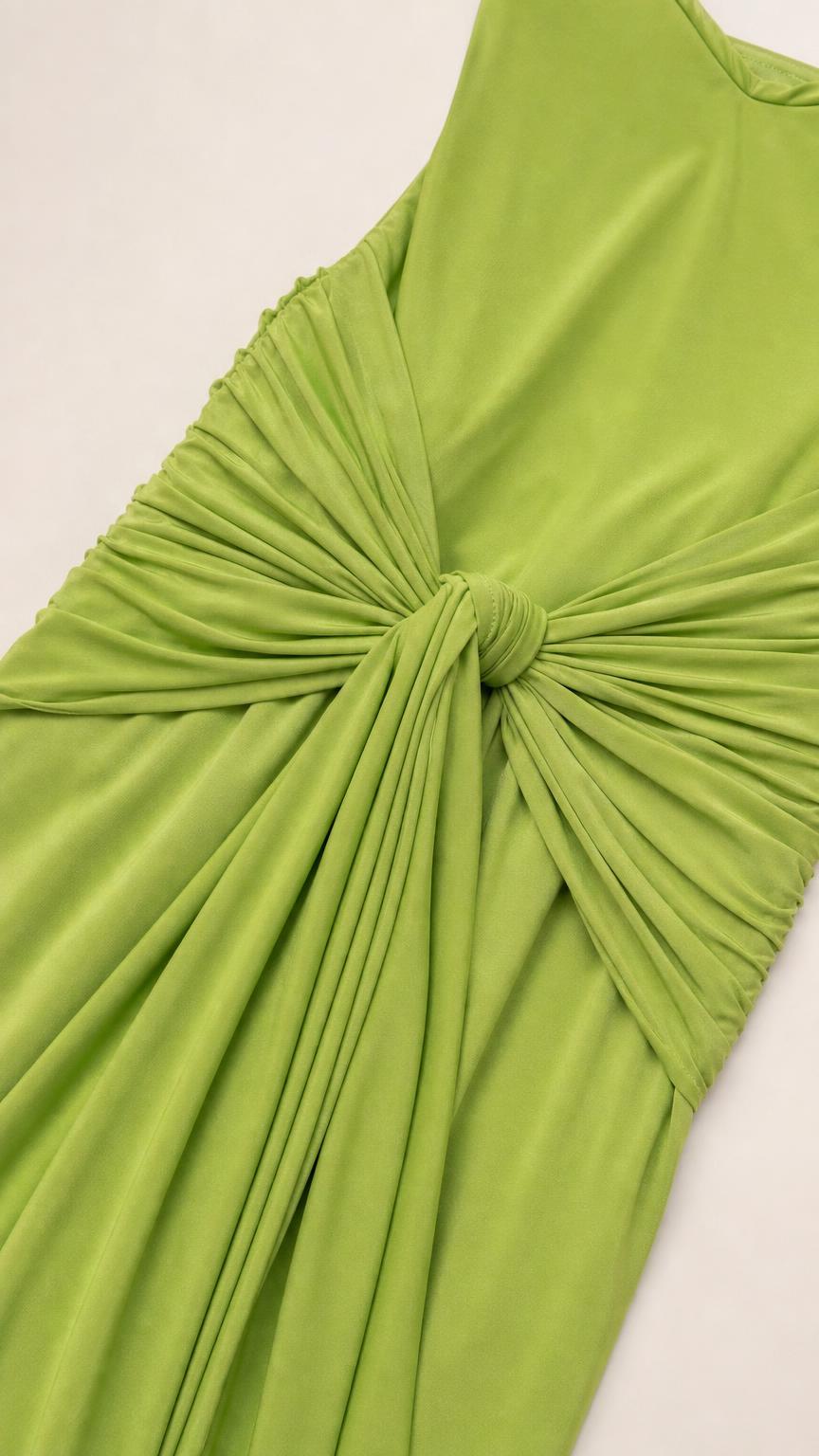 Elegante vestido largo sin tirantes con lazo en la parte delantera y gargantilla