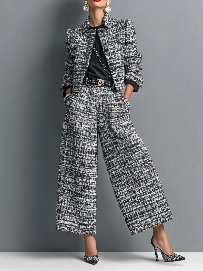 Conjunto en Mezcla de Tweed: Chaqueta Corta de Botonadura Sencilla y Pantalón Ancho