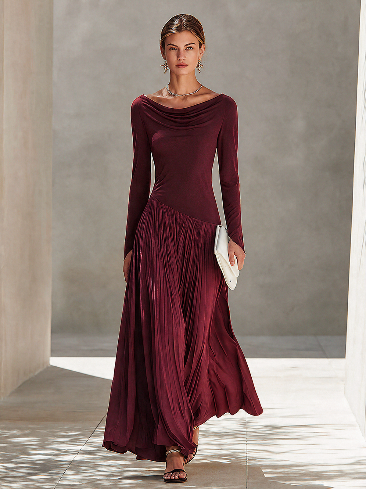 Vestido Maxi Minimalista Bicolor con Escote Drapeado