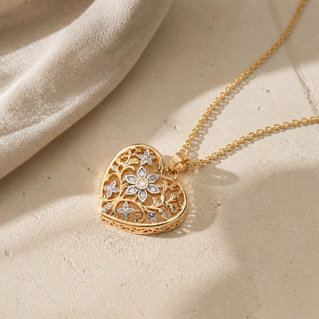 Collar Corazón Calado