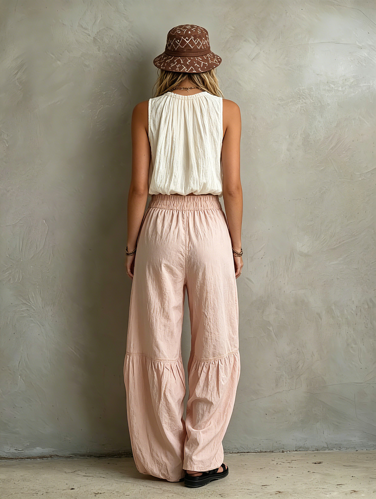 Conjunto de Top Blanco Tejido Sin Mangas con Cuello Redondo y Pantalón Rosa Tejido, Estilo Casual