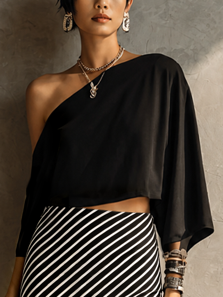 Conjunto Moderno y Elegante: Falda Maxi de Rayas en Punto Blanco y Negro y Top de Un Hombro