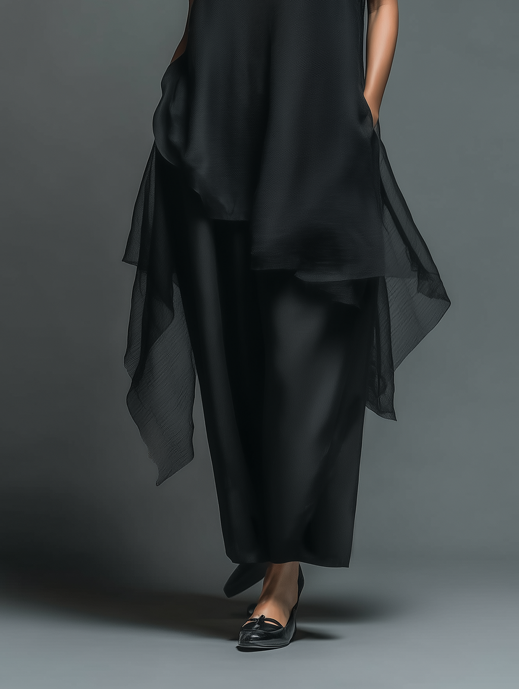 Vestido Slip Minimalista Imitación Acetato con Sobrecapa de Gasa, Maxi