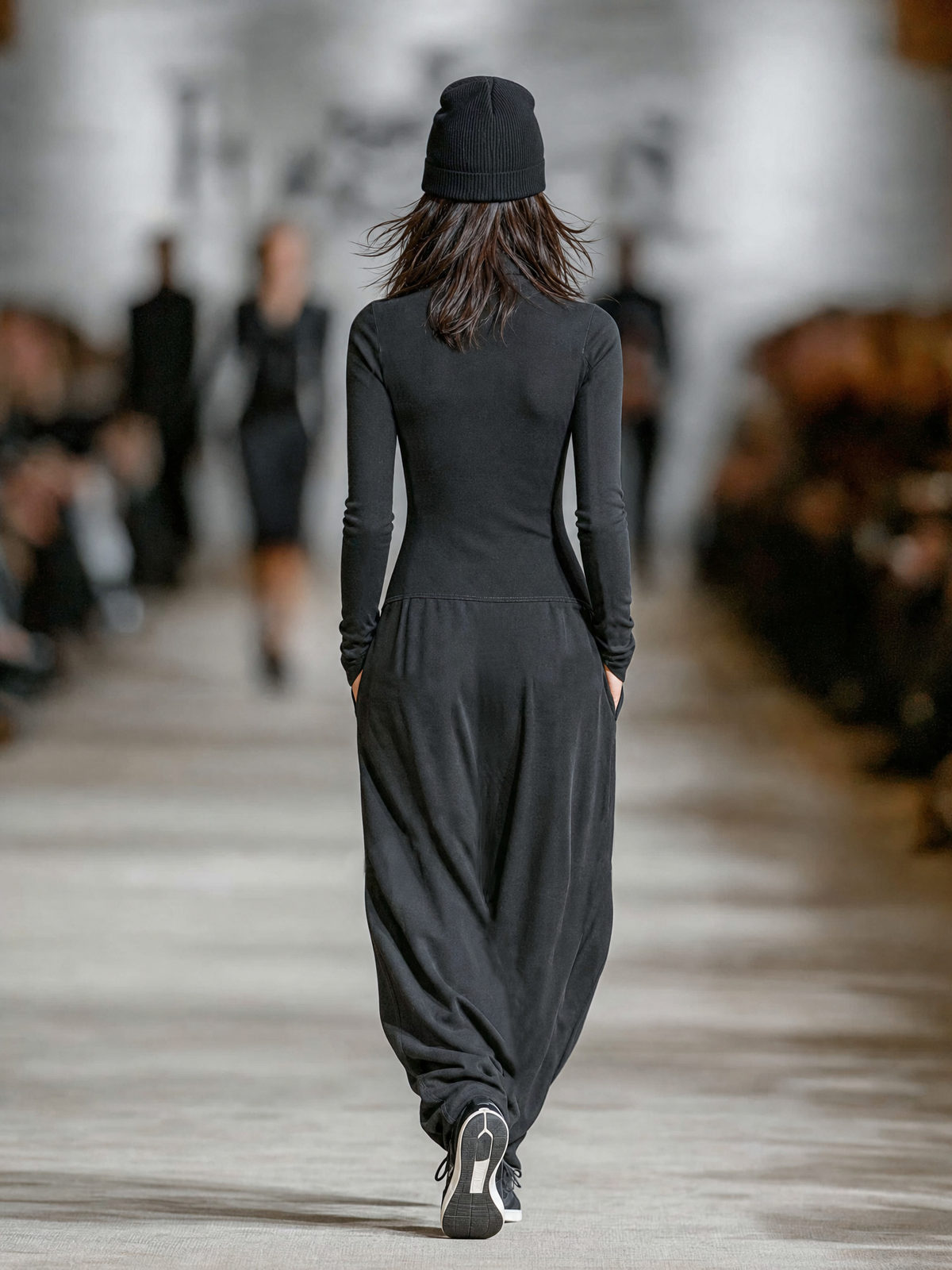 Vestido Maxi Deportivo Holgado en Mezcla de Algodón, Cuello Medio Alto y Cremallera