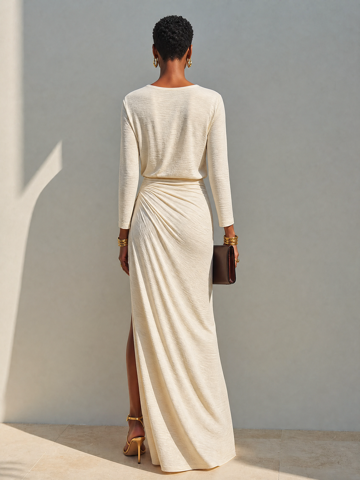 Vestido Largo Beige de Mezcla de Algodón para Mujer | Cuello Redondo, Fruncido y Abertura Lateral