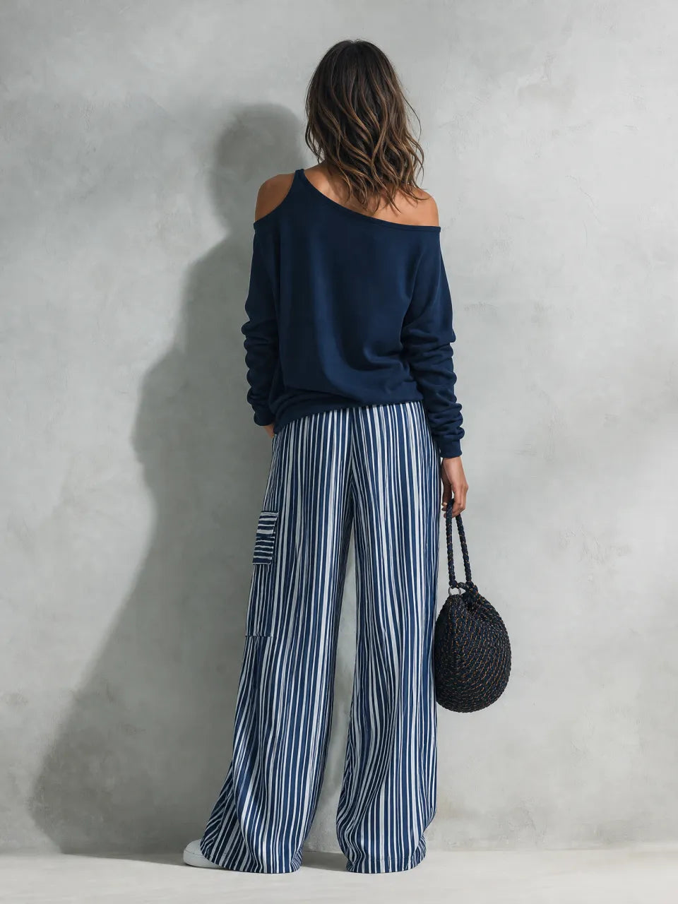 Conjunto Casual de Dos Piezas para Mujer | Top Azul Marino de Manga Larga y Pantalón de Rayas Azul y Blanco