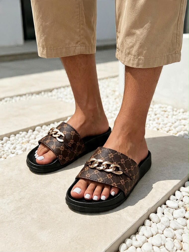 Sandalias Nara con Cadena Metálica