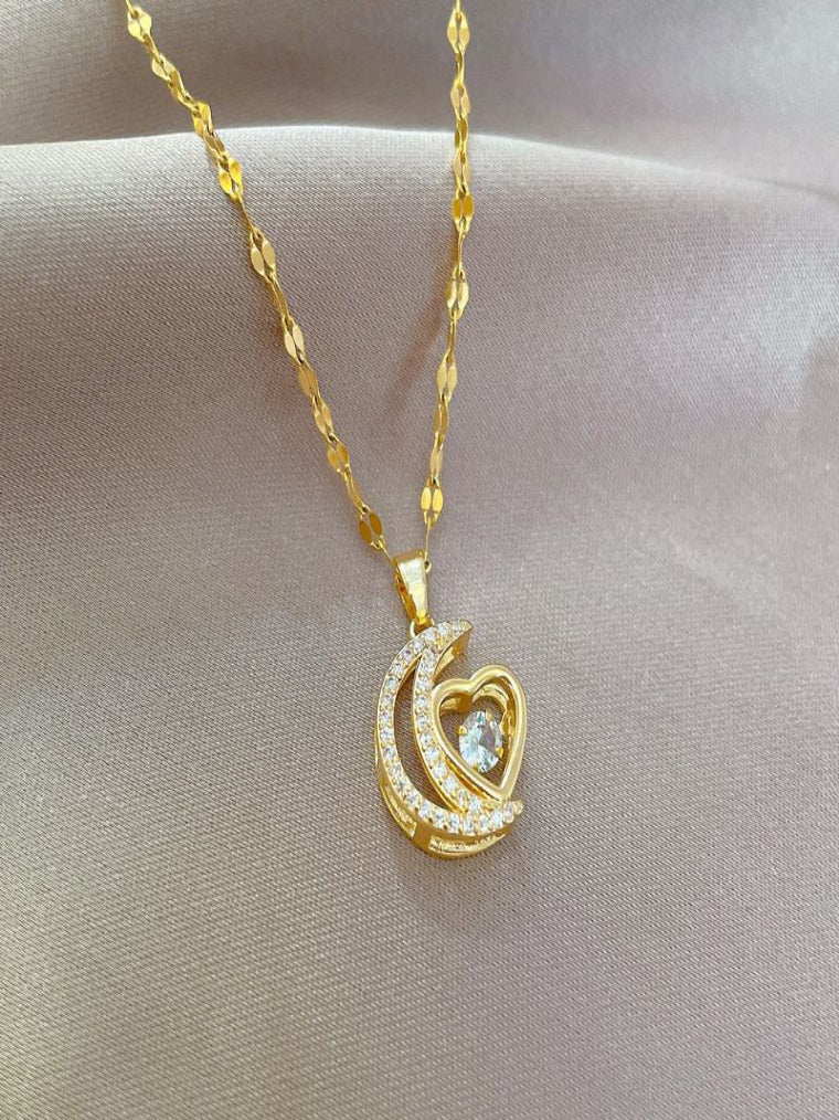 Collar de Corazón y Luna Creciente ✨